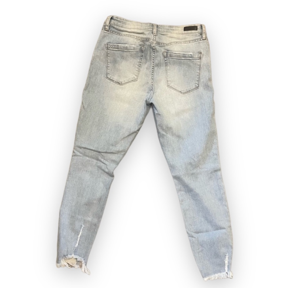 EUC Blank NYC. Mid Rise Skinny. Light Wash. Size 29. - Picture 3 of 5